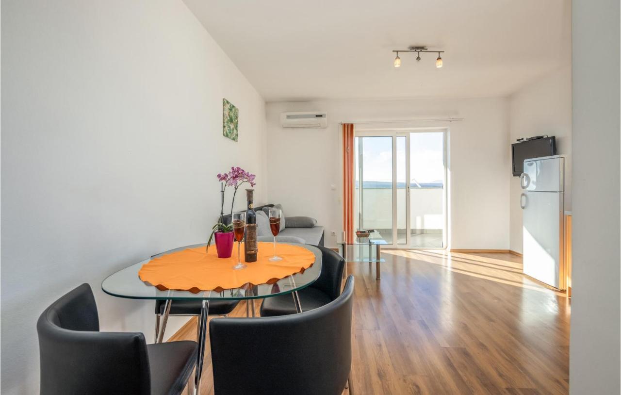 Stunning Apartment In Crikvenica With Wifi Luaran gambar