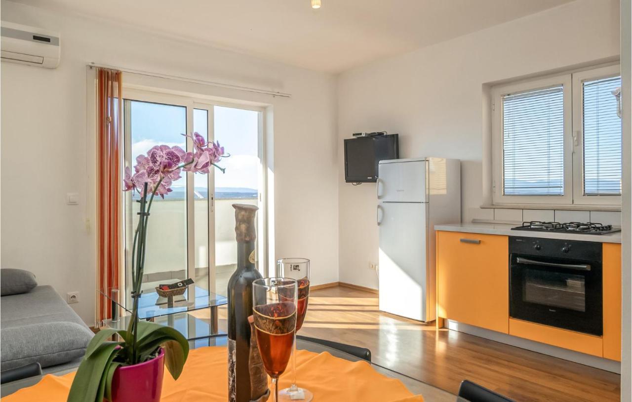 Stunning Apartment In Crikvenica With Wifi Luaran gambar