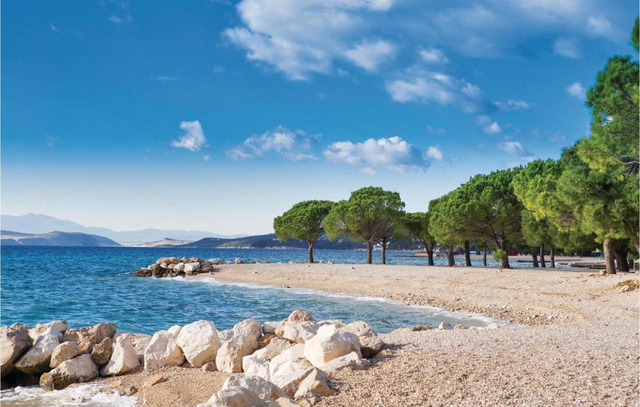 Stunning Apartment In Crikvenica With Wifi Luaran gambar