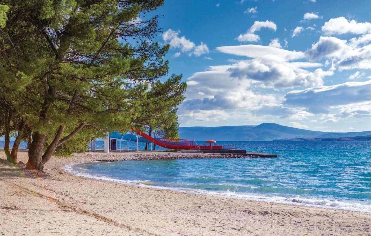 Stunning Apartment In Crikvenica With Wifi Luaran gambar